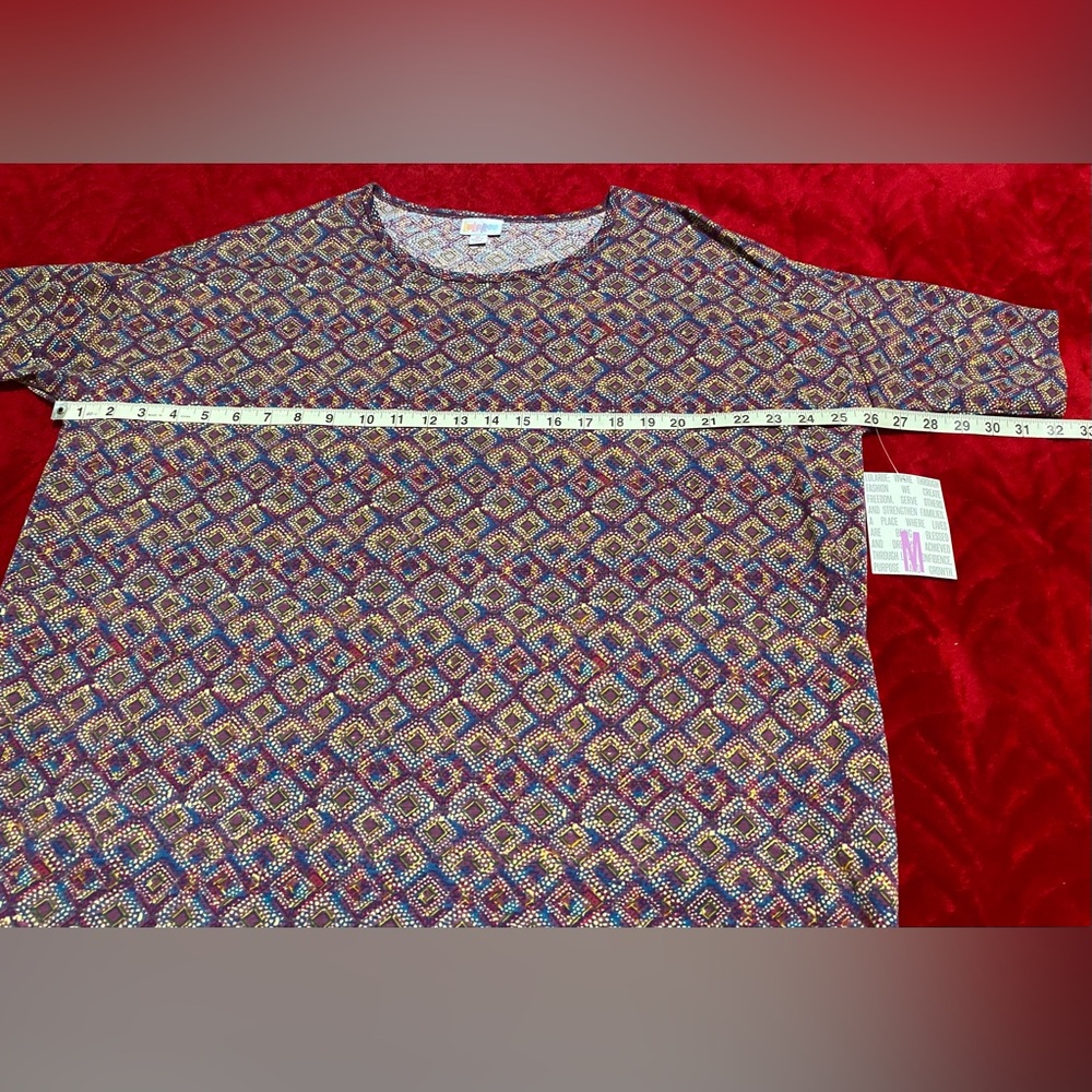 OVERSIZED MEDIUM NWT C PICS CLOSET CLEAR OUT ON ALL LULAROE MAKE A OFFER BUNDLE - Picture 7 of 9